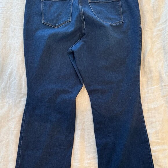 Old Navy Kicker Boot Cut Jeans Women's 20 High Rise Secret-Slim Pockets - Picture 3 of 4